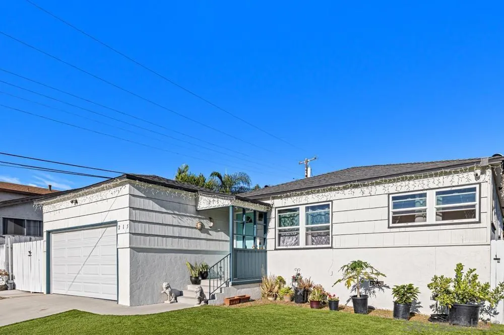 215 r National City, CA 91950