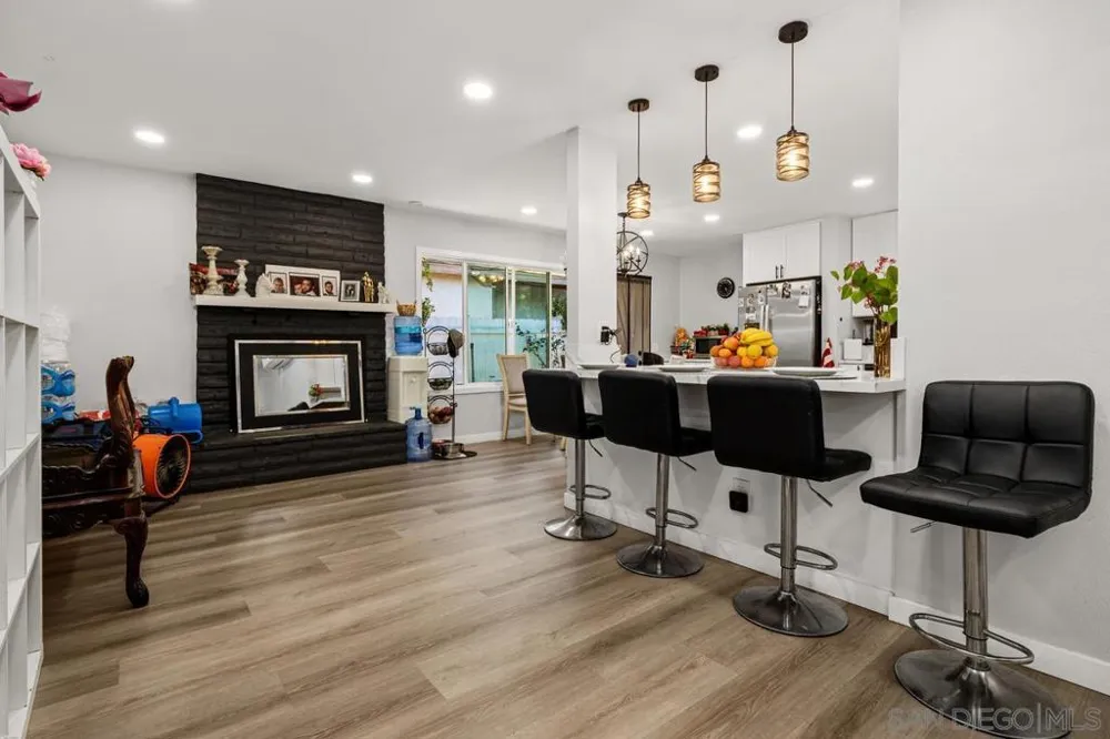 215 r National City, CA 91950