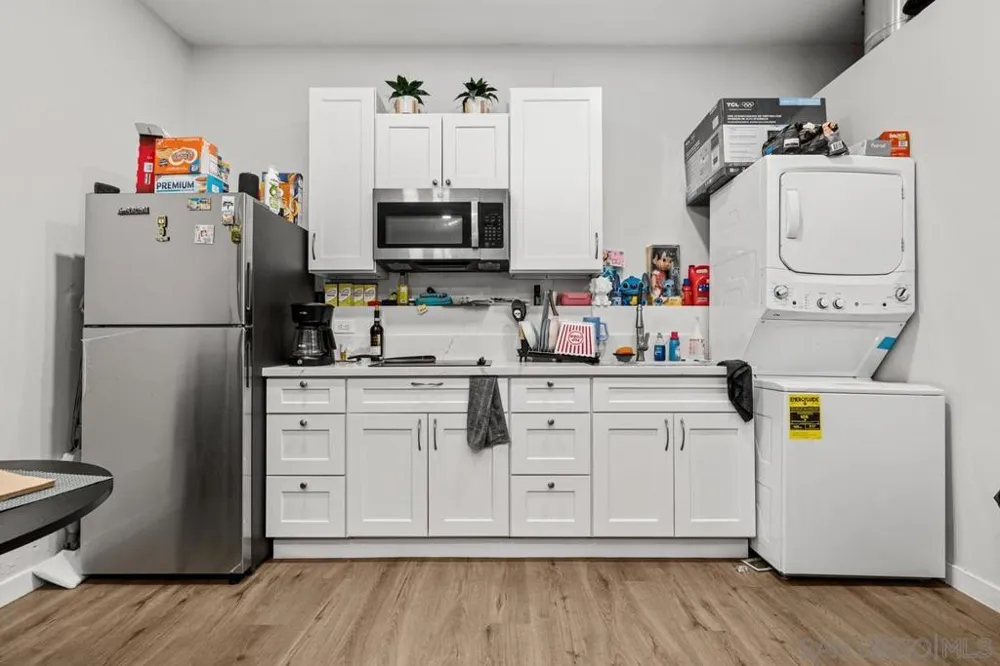 215 r National City, CA 91950