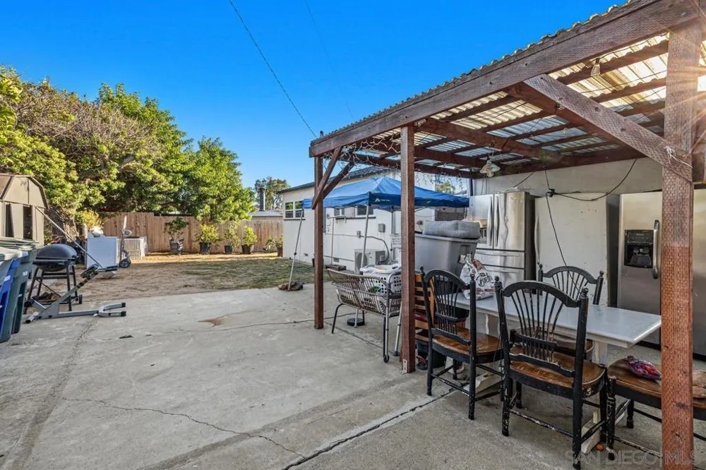 215 r National City, CA 91950