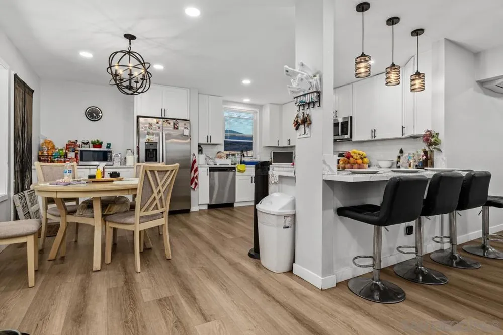 215 r National City, CA 91950