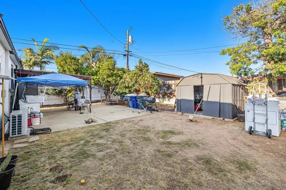 215 r National City, CA 91950