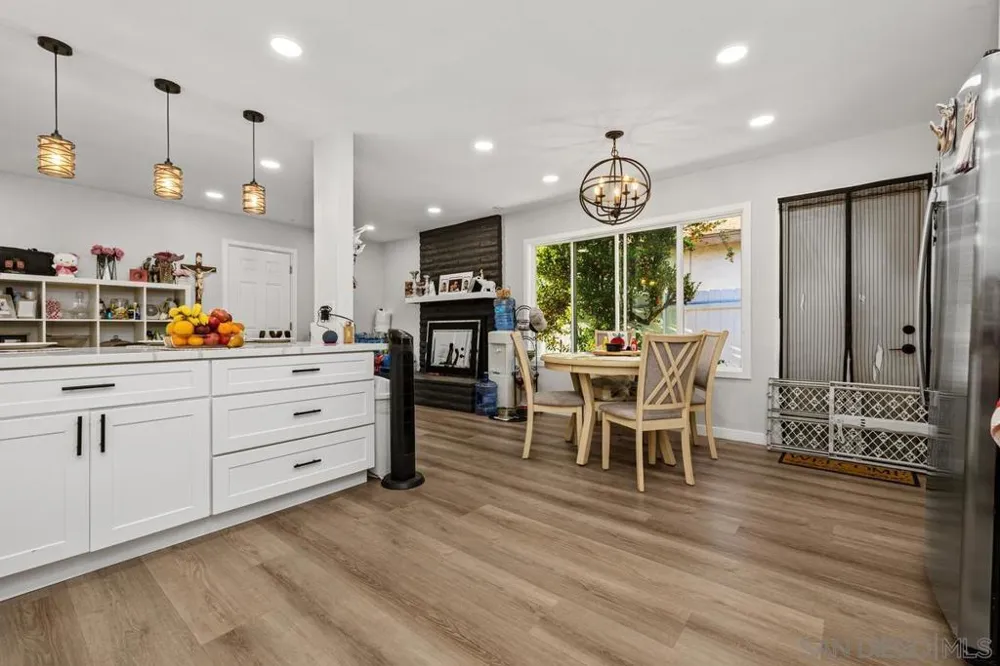 215 r National City, CA 91950