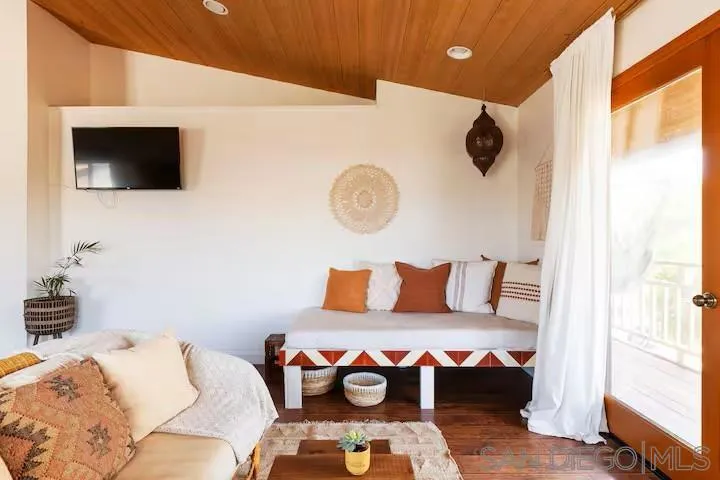 837 4th Street Encinitas, CA 92024
