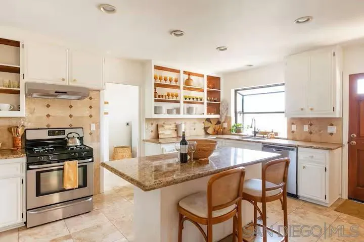 837 4th Street Encinitas, CA 92024