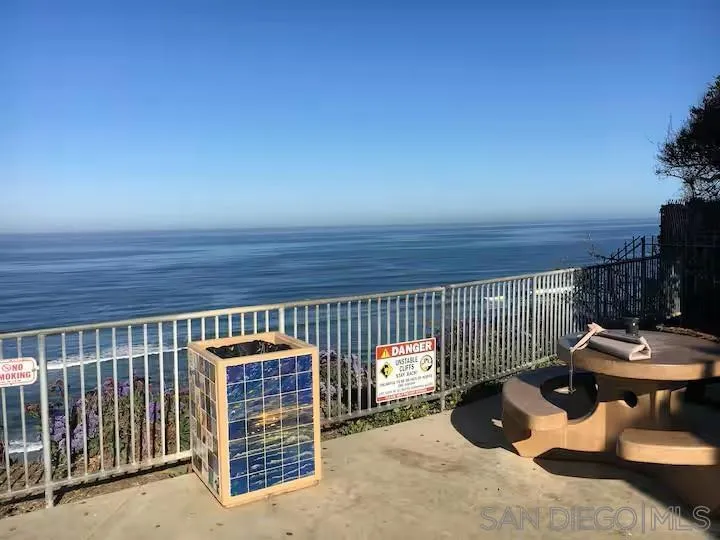837 4th Street Encinitas, CA 92024