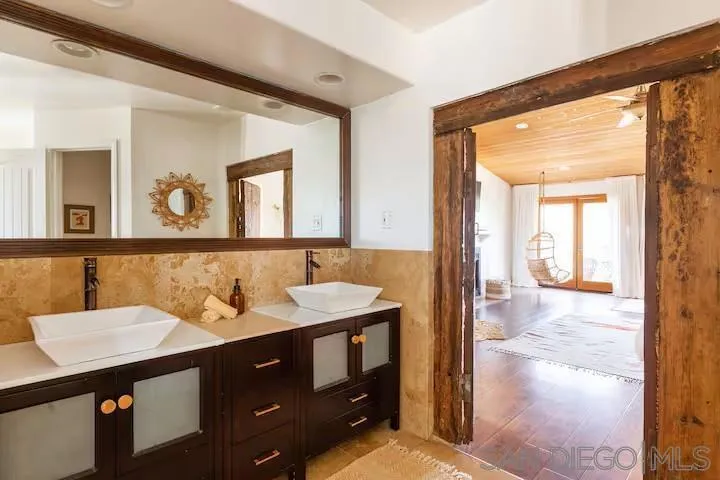 837 4th Street Encinitas, CA 92024