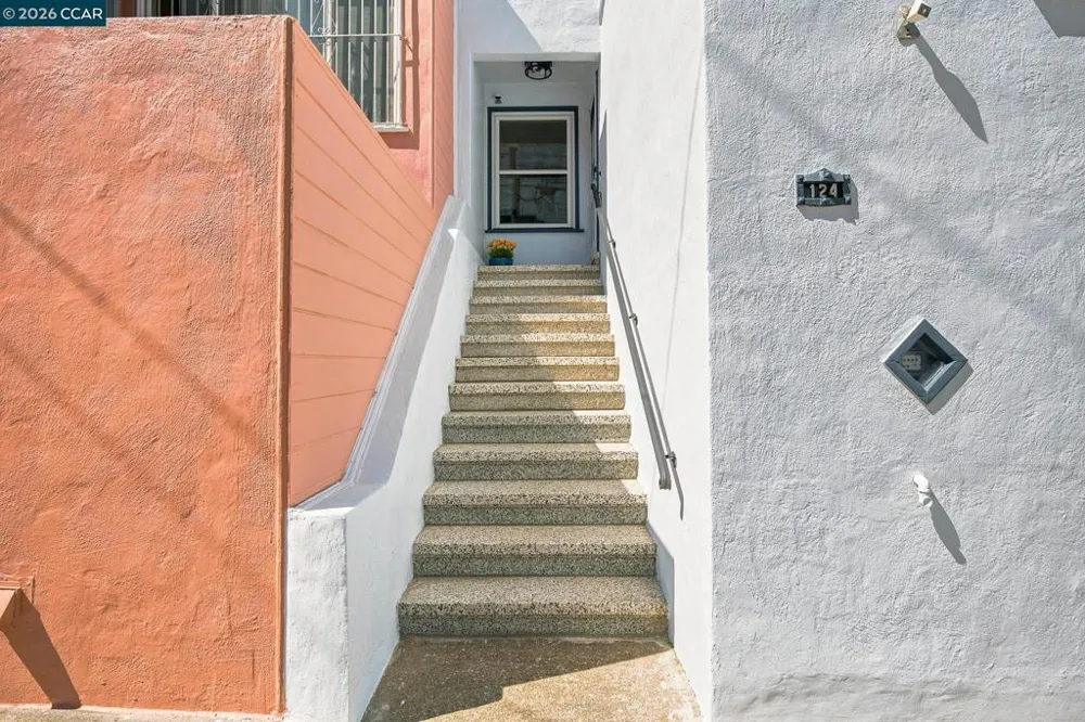 124 Frankfort St Daly City, CA 94014
