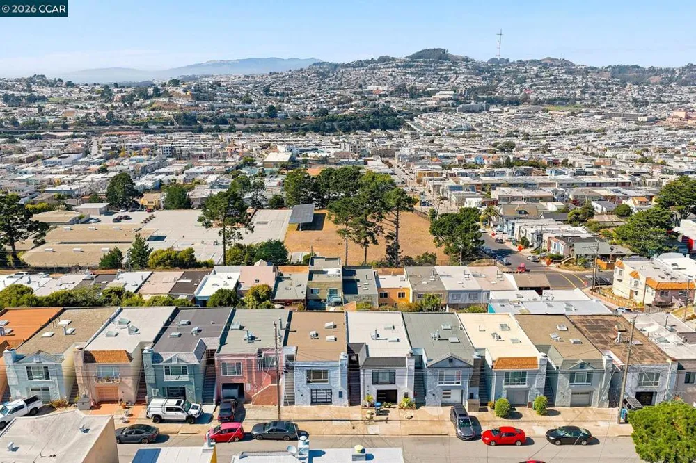 124 Frankfort St Daly City, CA 94014