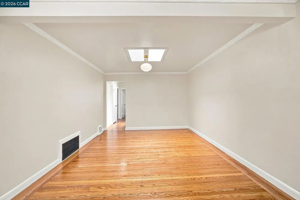 124 Frankfort St Daly City, CA 94014