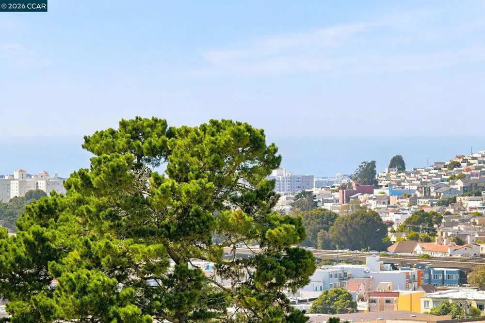 124 Frankfort St Daly City, CA 94014
