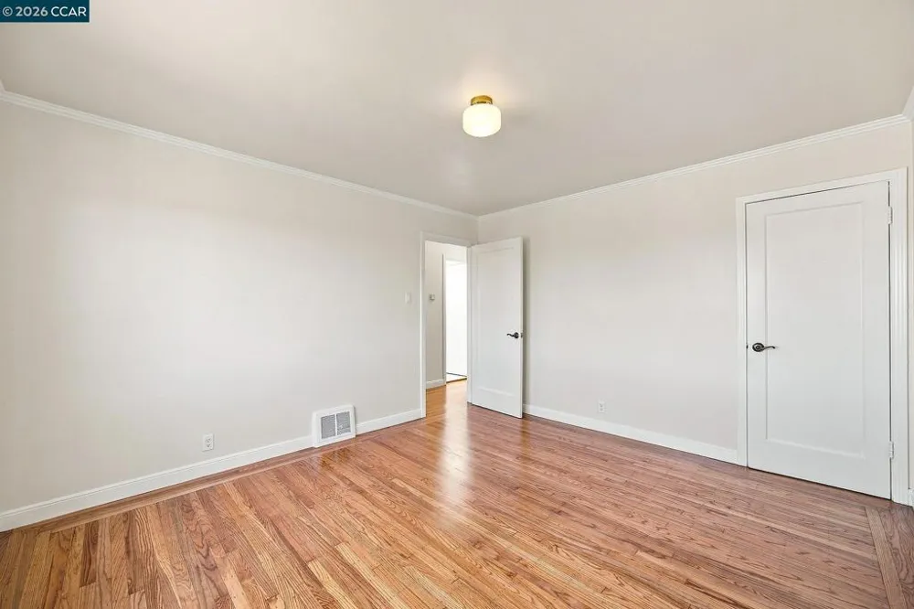 124 Frankfort St Daly City, CA 94014