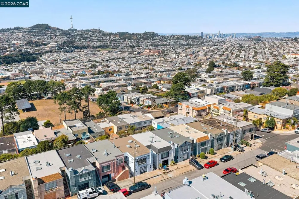 124 Frankfort St Daly City, CA 94014