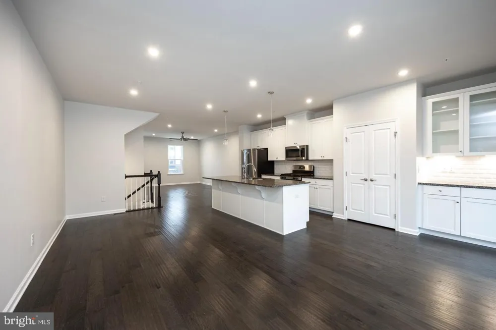 602 HOLYWELL DRIVE Malvern, PA 19355