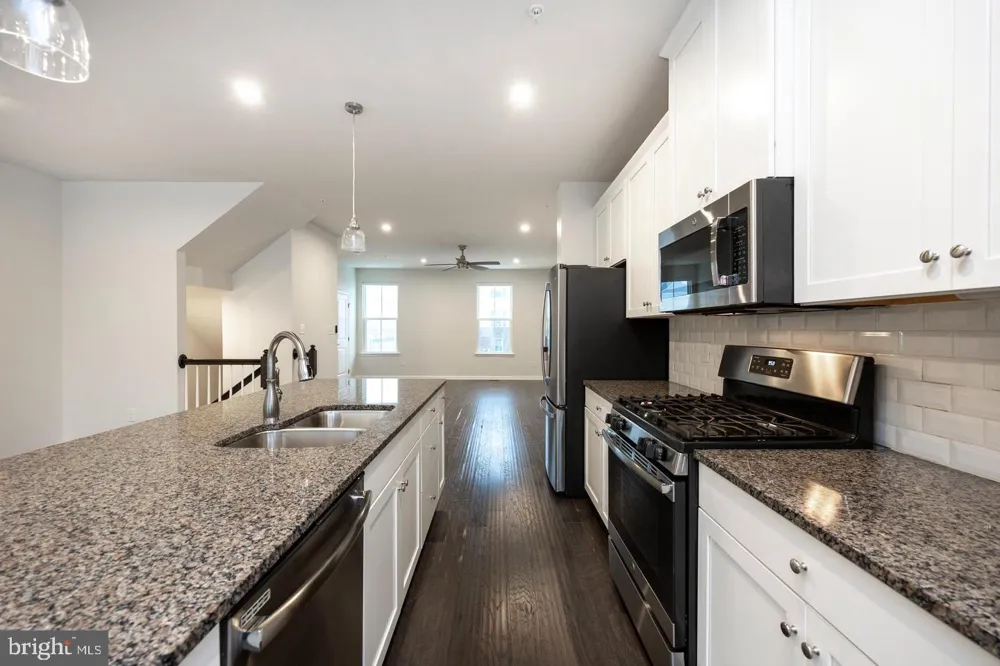 602 HOLYWELL DRIVE Malvern, PA 19355