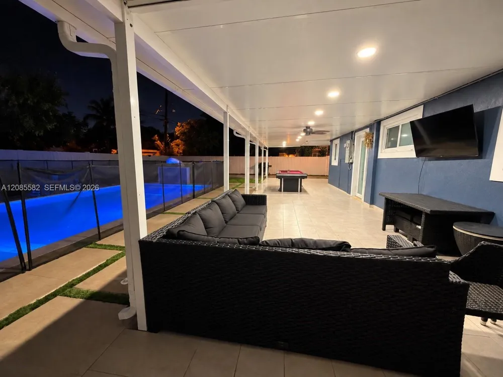 240 68th Ave Hollywood, FL 33024