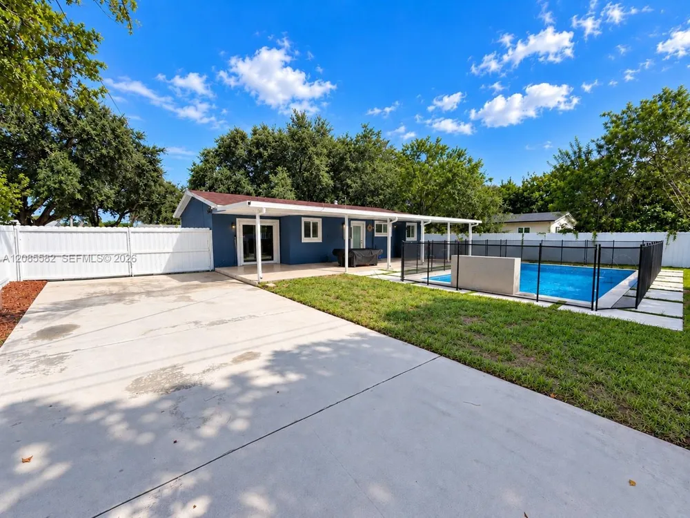 240 68th Ave Hollywood, FL 33024