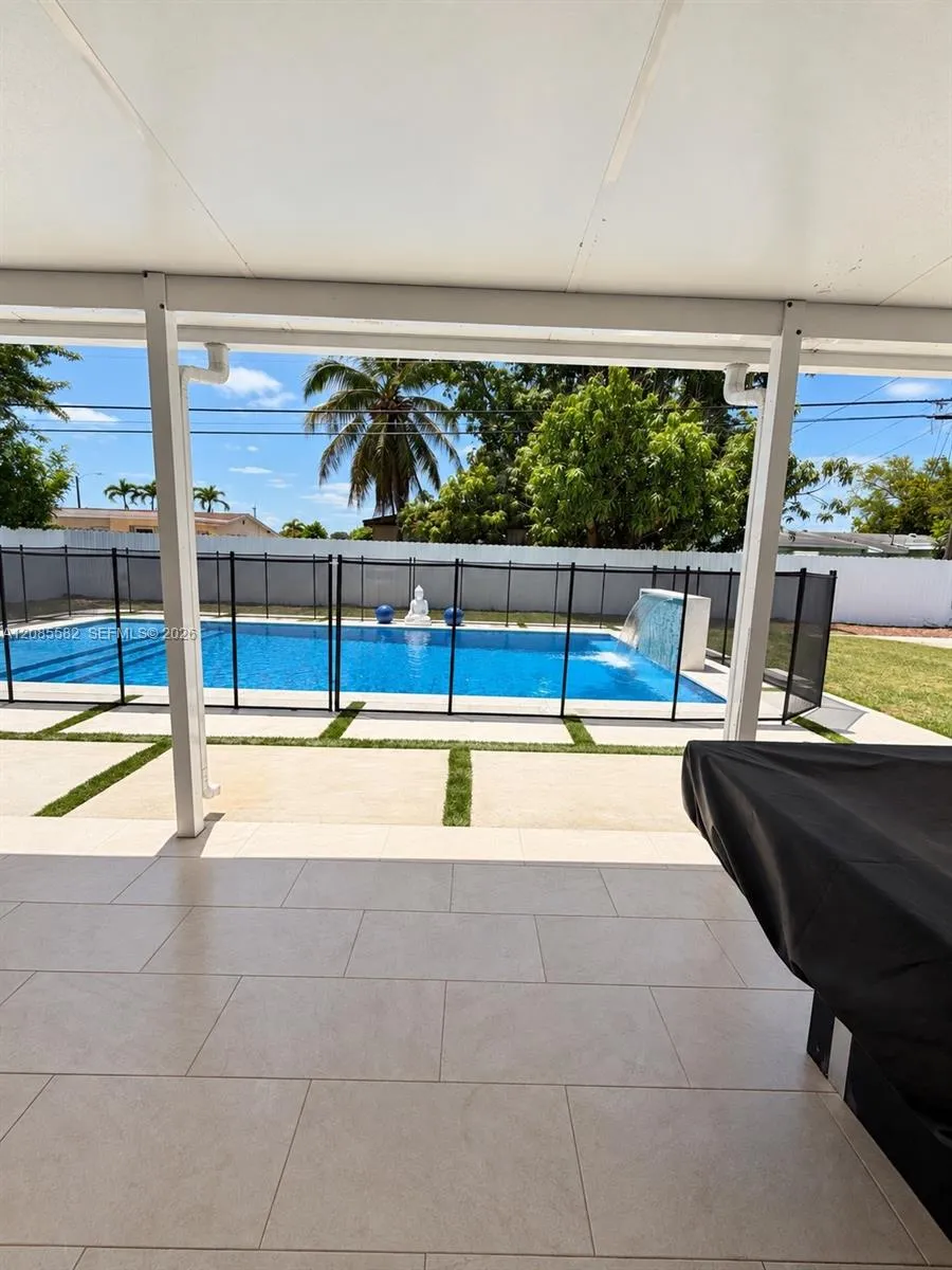 240 68th Ave Hollywood, FL 33024