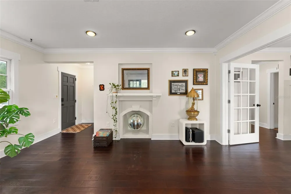 1527 MOUNT VERNON STREET Orlando, FL 32803
