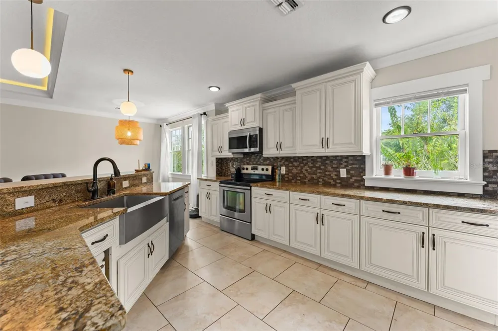 1527 MOUNT VERNON STREET Orlando, FL 32803