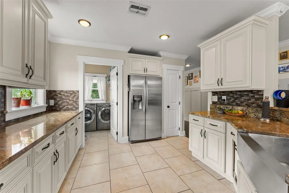 1527 MOUNT VERNON STREET Orlando, FL 32803