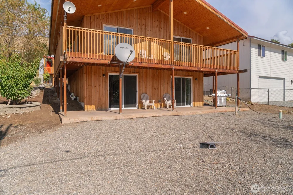 505 Beach Street Pateros, WA 98846