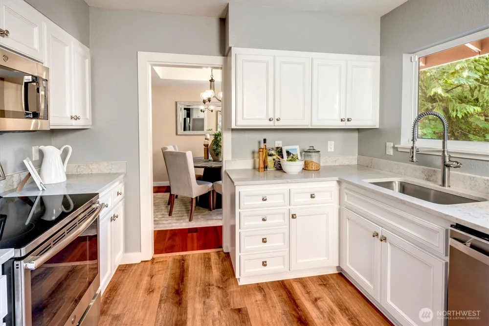 15724 168th Avenue NE Woodinville, WA 98072