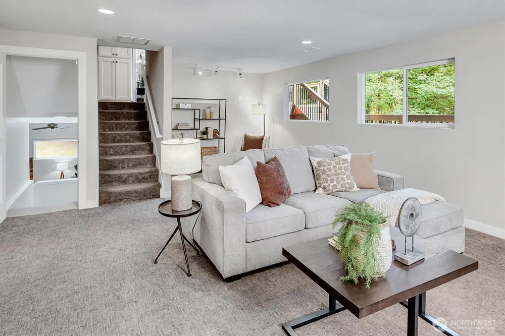 15724 168th Avenue NE Woodinville, WA 98072