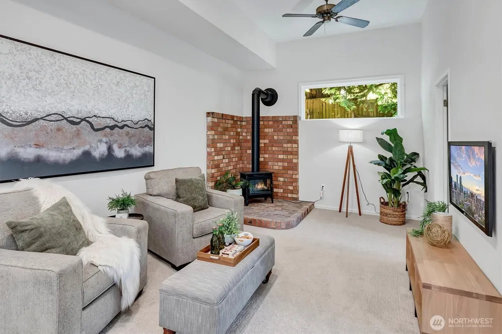 15724 168th Avenue NE Woodinville, WA 98072