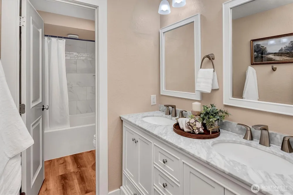 15724 168th Avenue NE Woodinville, WA 98072