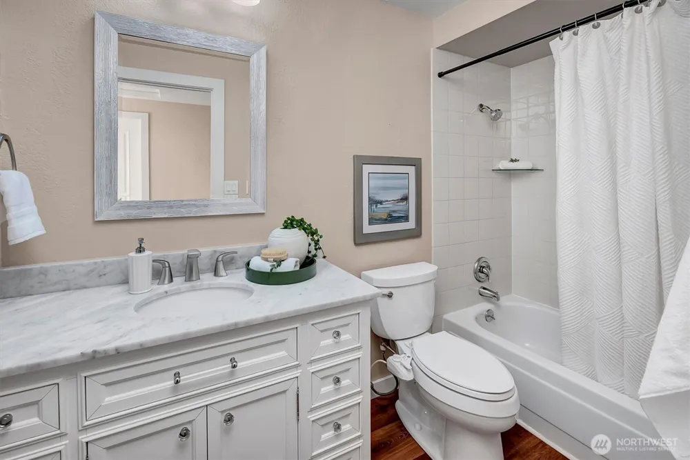 15724 168th Avenue NE Woodinville, WA 98072