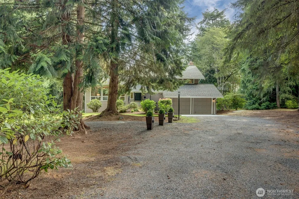15724 168th Avenue NE Woodinville, WA 98072