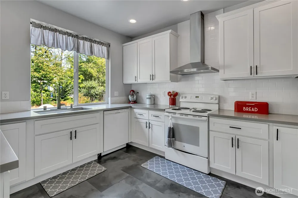 2035 62nd Loop SE Auburn, WA 98092