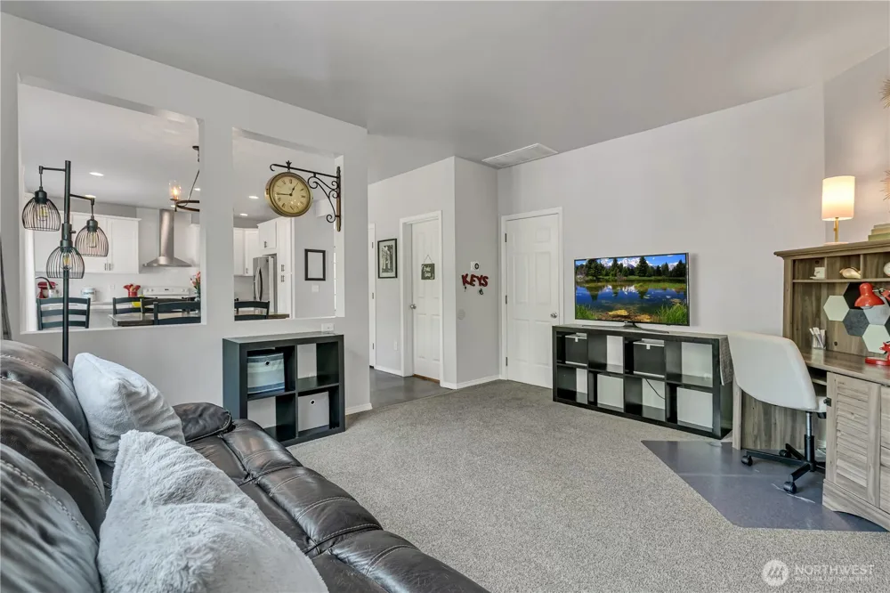 2035 62nd Loop SE Auburn, WA 98092