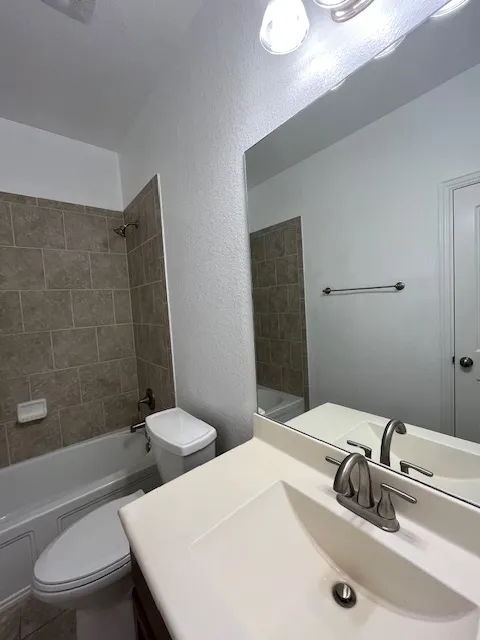 516 Rancho Verde Drive Leander, TX 78641