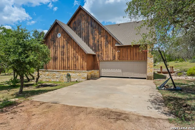 500 Reverse R Fredericksburg, TX 78631