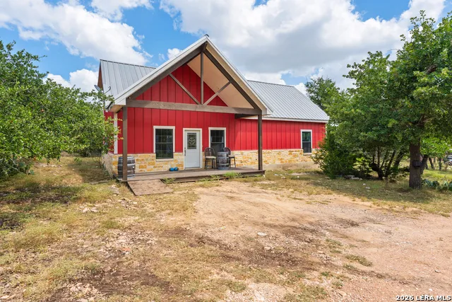 500 Reverse R Fredericksburg, TX 78631