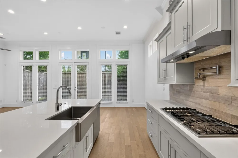 2713 Kinsley Oaks Drive Houston, TX 77007