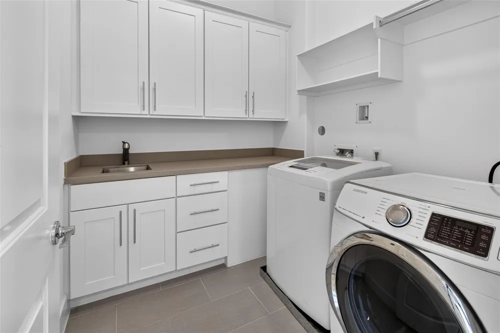 2713 Kinsley Oaks Drive Houston, TX 77007