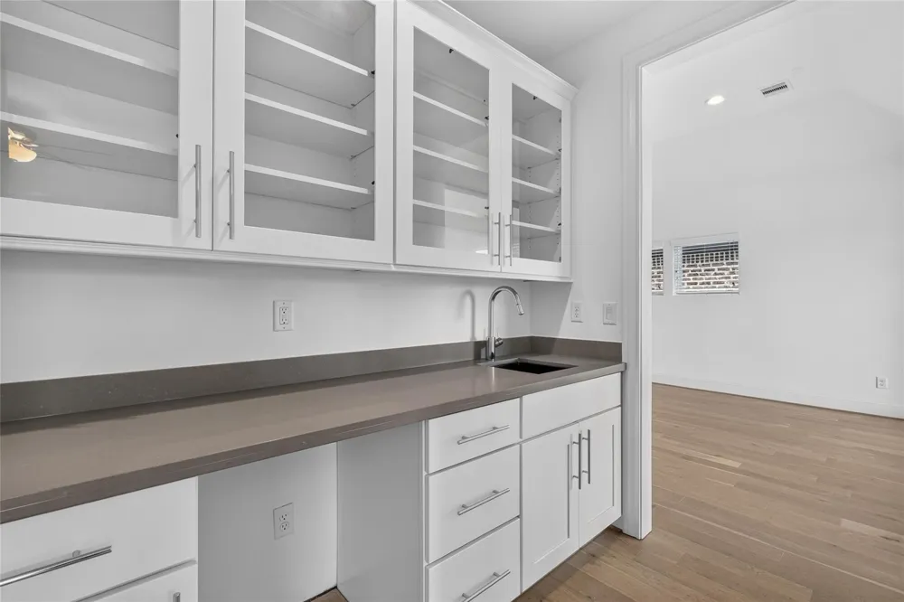 2713 Kinsley Oaks Drive Houston, TX 77007