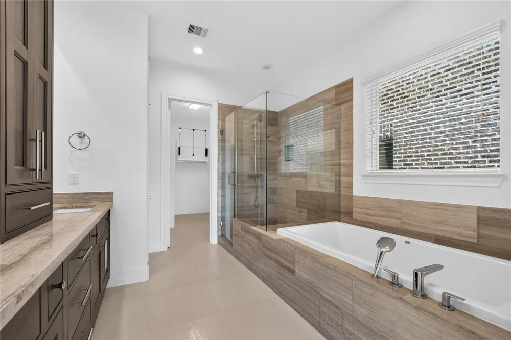 2713 Kinsley Oaks Drive Houston, TX 77007