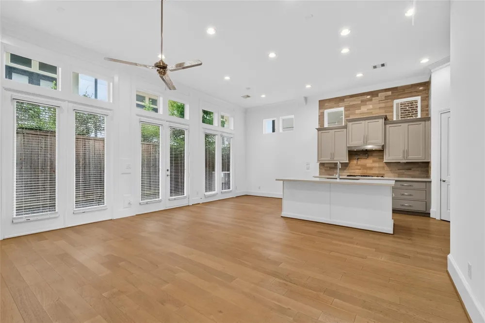 2713 Kinsley Oaks Drive Houston, TX 77007