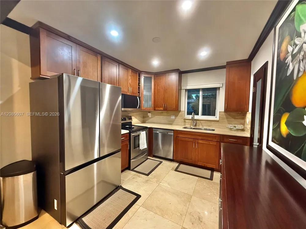 2001 Coral Gate Dr Miami, FL 33145