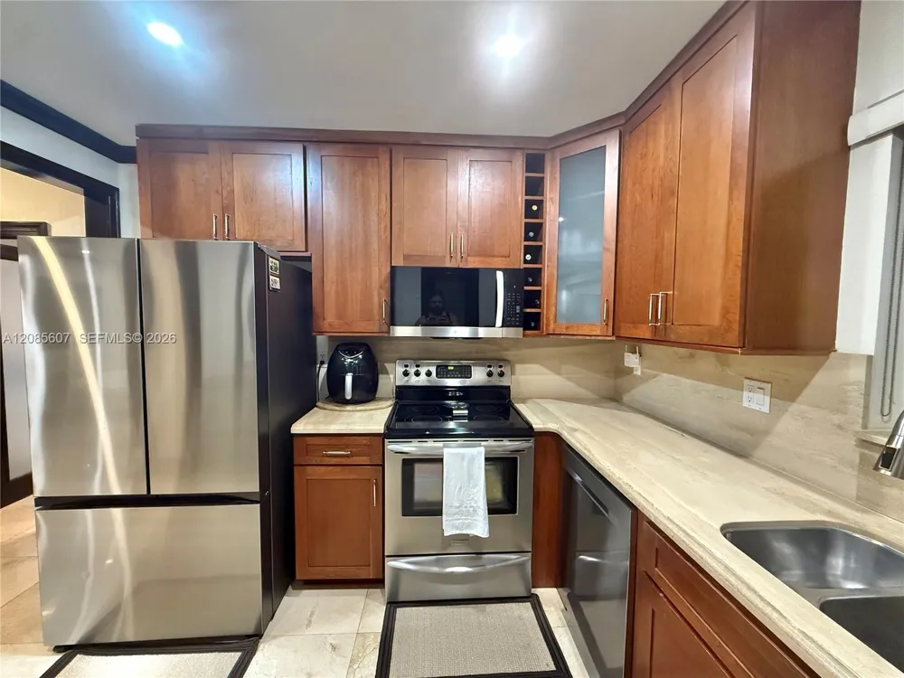 2001 Coral Gate Dr Miami, FL 33145