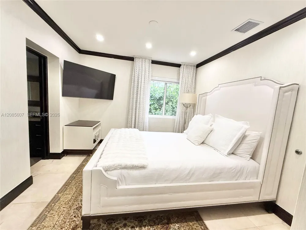 2001 Coral Gate Dr Miami, FL 33145