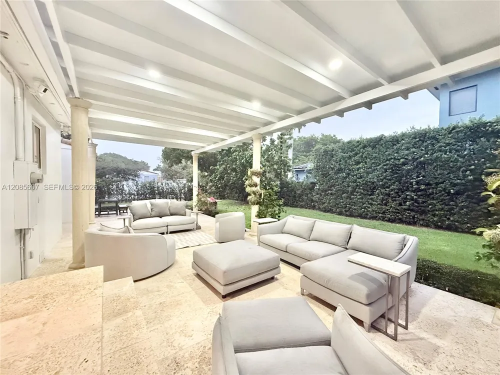 2001 Coral Gate Dr Miami, FL 33145