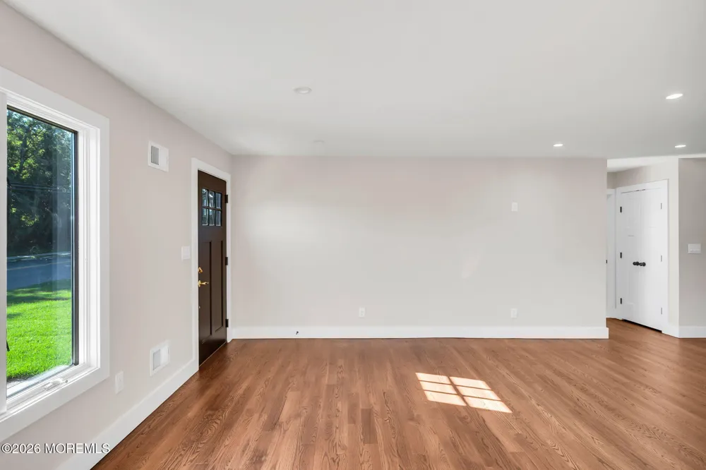 31 Hosford Avenue Leonardo, NJ 07737