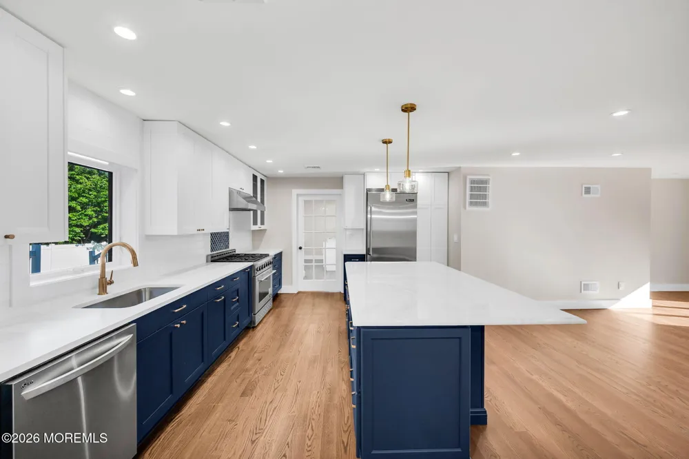 31 Hosford Avenue Leonardo, NJ 07737