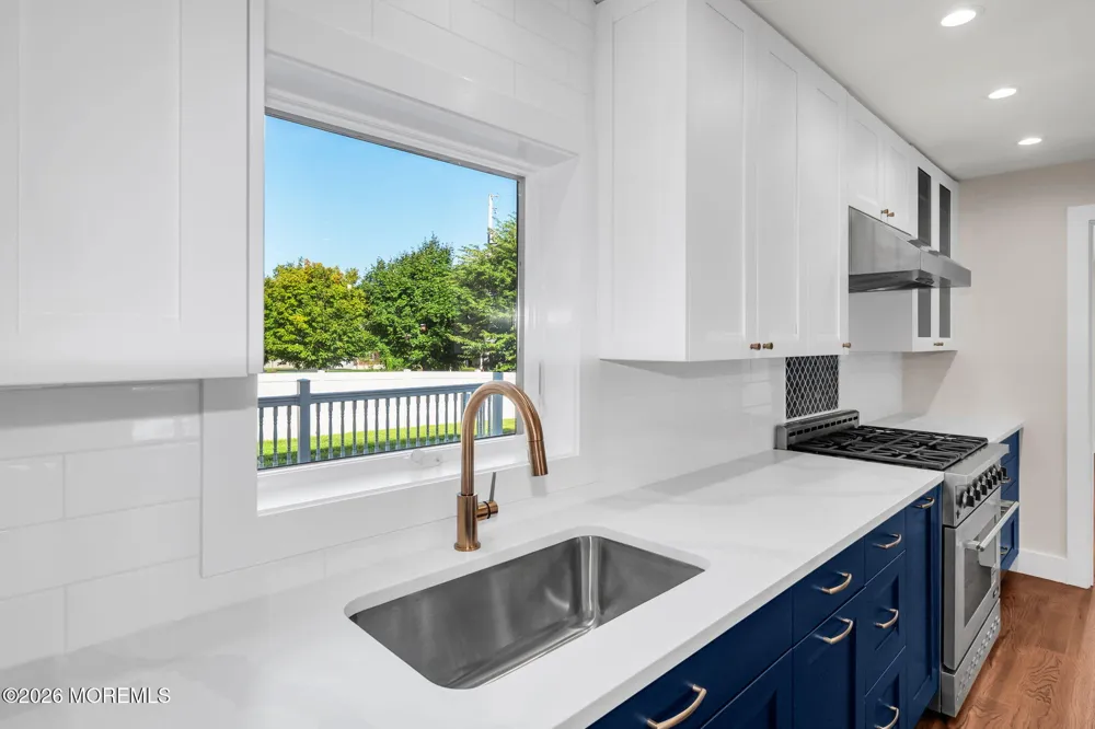 31 Hosford Avenue Leonardo, NJ 07737