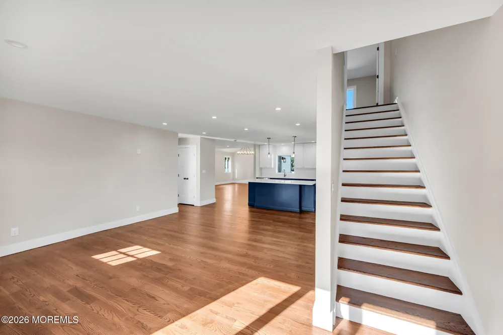 31 Hosford Avenue Leonardo, NJ 07737